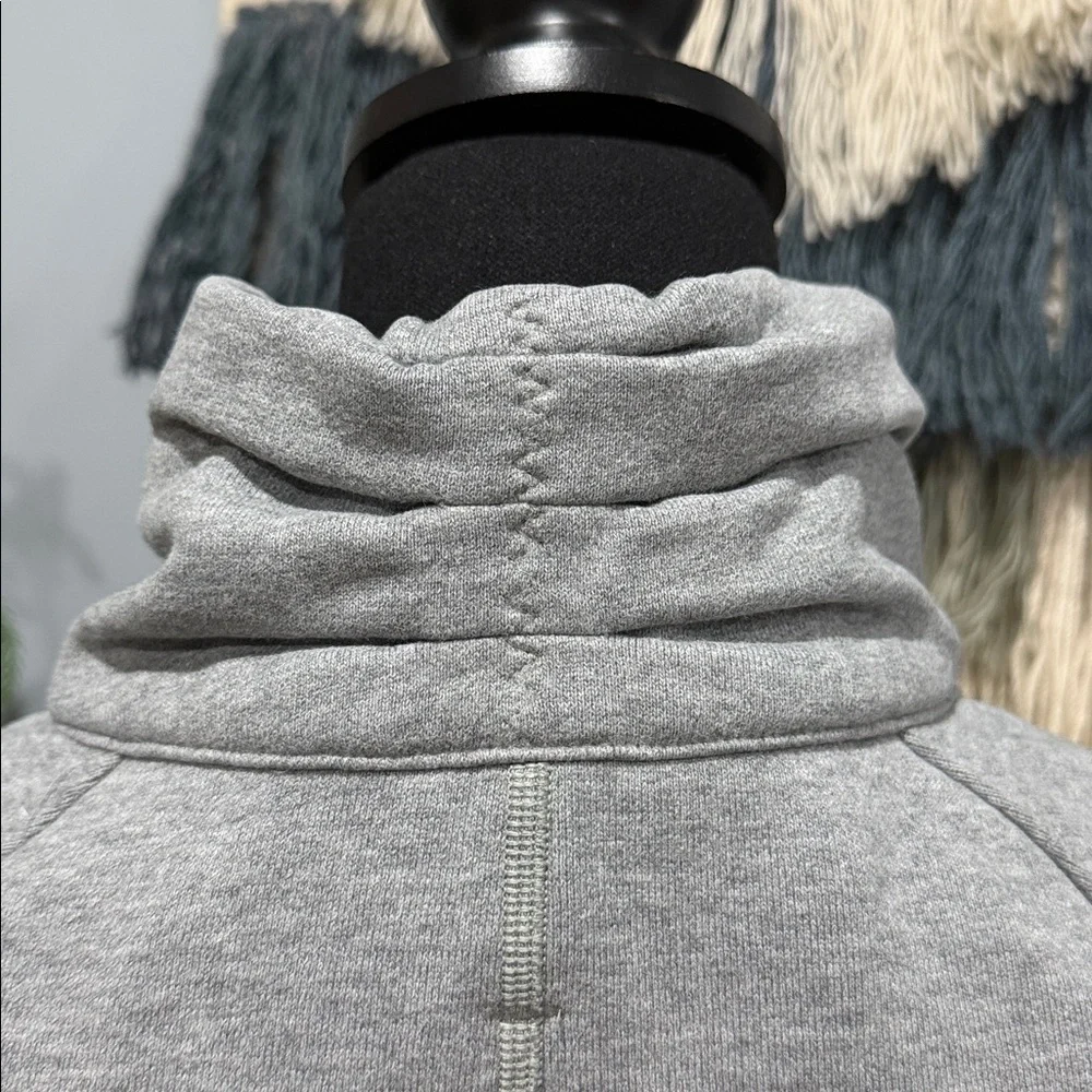 Lululemon Gray Activewear Zip Up Sweatshirt size 4 - Picture 7 of 10
